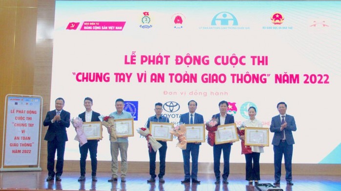 Phát động cuộc thi “Chung tay vì an toàn giao thông” năm 2022 - Ảnh 2.