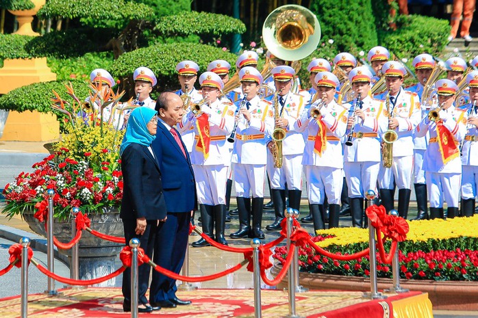 Chủ tịch nước Nguyễn Xuân Phúc chủ trì Lễ đón Tổng thống Singapore - Ảnh 7.