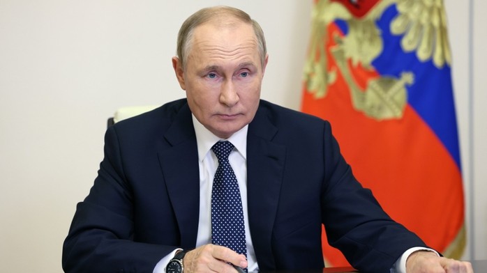 Tổng thống Putin ban bố tình trạng thiết quân luật - Ảnh 1.