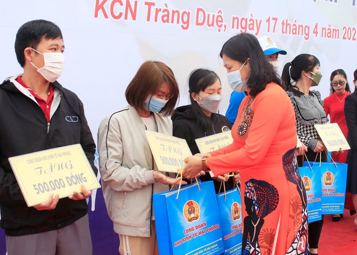 PHÁT TRIỂN ĐẢNG TRONG DOANH NGHIỆP NGOÀI NHÀ NƯỚC (*): Không ít gian nan - Ảnh 1.