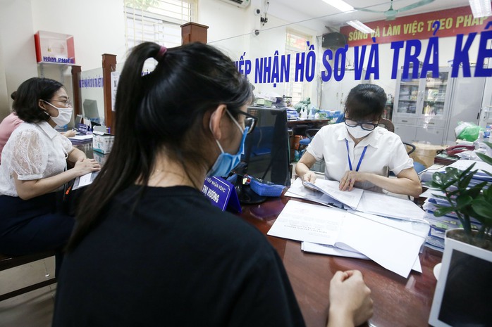 Biên chế công chức: Đoàn giám sát Quốc hội nói vượt, Hà Nội nói không - Ảnh 1.