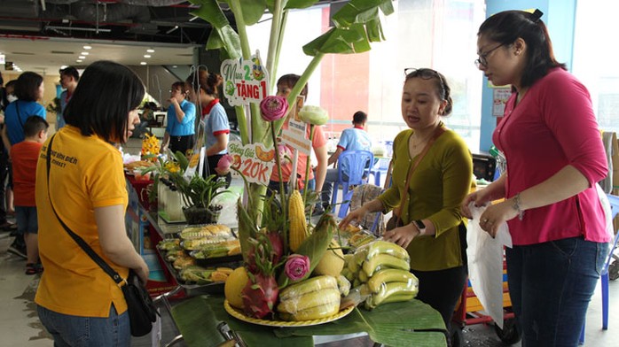 Sôi nổi ngày hội Nữ công nhân lao động Satra - Ảnh 1.