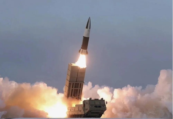 Mỹ tiếp tế hỏa thần HIMARS, Ukraine đưa ra đề nghị đặc biệt - Ảnh 2.