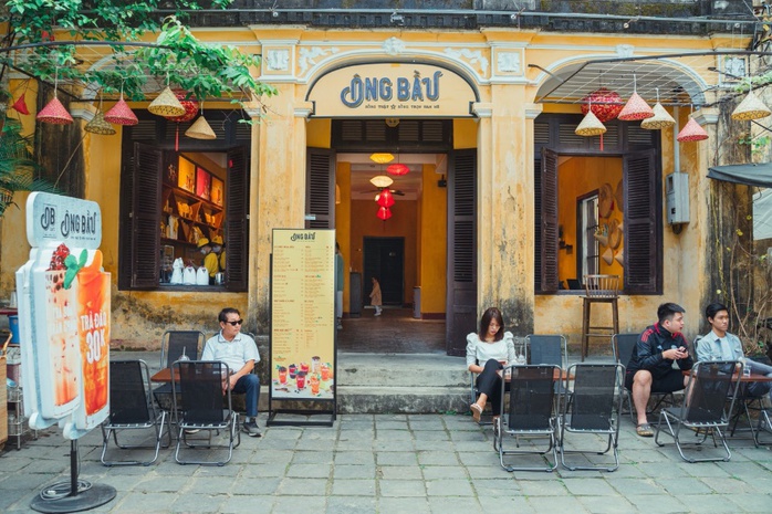 Sức hút từ chuỗi cà phê nhượng quyền Ông Bầu - Ảnh 4. Sức hút từ chuỗi cà phê nhượng quyền Ông Bầu - Ảnh 4.