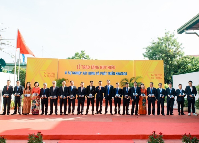 Khatoco 39 năm: Đoàn kết vượt qua thử thách, hướng đến tương lai - Ảnh 4. Khatoco 39 năm: Đoàn kết vượt qua thử thách, hướng đến tương lai - Ảnh 4.