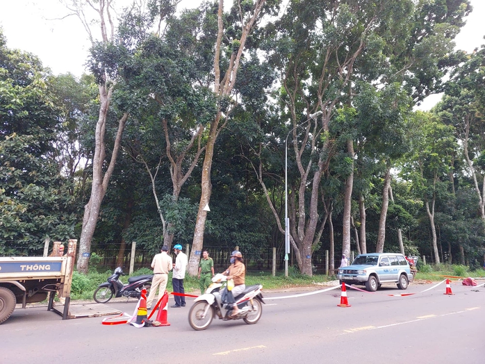 Đang bao vây lâm viên truy tìm đối tượng đâm chết người sau va chạm giao thông - Ảnh 1.