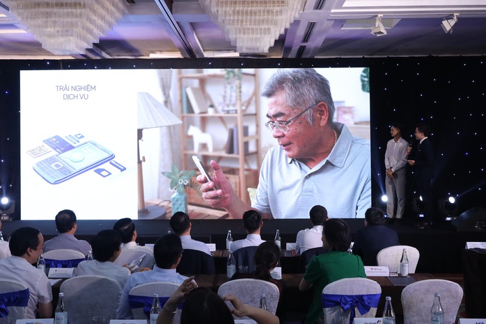 Người dùng Mobile Money có thể chuyển khoản tới 100 triệu tài khoản thanh toán ngân hàng - Ảnh 1. Người dùng Mobile Money có thể chuyển khoản tới 100 triệu tài khoản thanh toán ngân hàng - Ảnh 1.