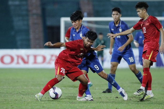 U17 Việt Nam thắng đậm Thái Lan, lọt vào vòng chung kết giải đấu - Ảnh 2.