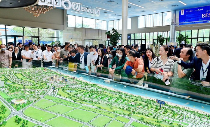 Novaland đảm bảo tiến độ bàn giao dự án theo từng giai đoạn - Ảnh 2. Novaland đảm bảo tiến độ bàn giao dự án theo từng giai đoạn - Ảnh 2.