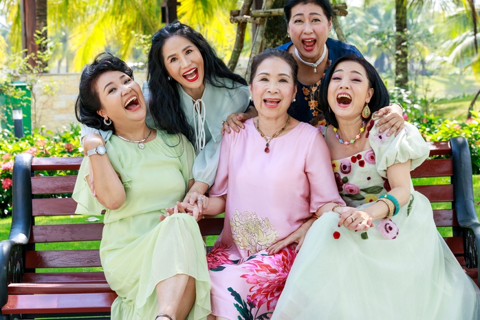 NSND Kim Xuân hội ngộ dàn diễn viên gạo cội trong phim sitcom mới - Ảnh 7.