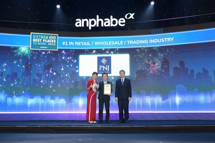 PNJ được vinh danh Top 1 “Nơi làm việc tốt nhất Việt Nam” trong ngành bán lẻ 2022 - Ảnh 1. PNJ được vinh danh Top 1 “Nơi làm việc tốt nhất Việt Nam” trong ngành bán lẻ 2022 - Ảnh 1.