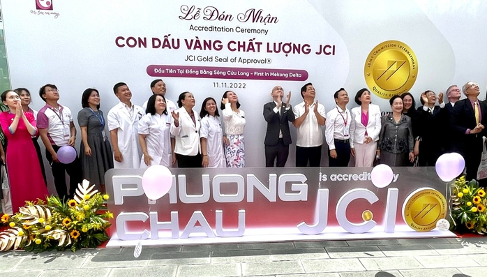 Bệnh viện đầu tiên ở ĐBSCL nhận được con dấu vàng JCI - Ảnh 2.