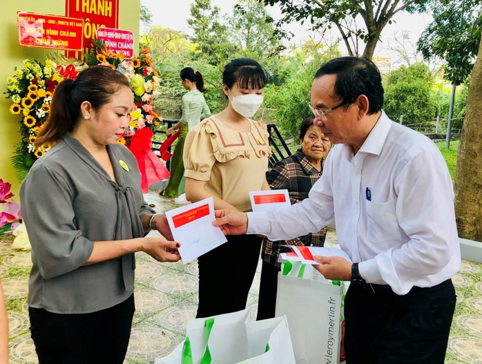 Bí thư Thành ủy TP HCM Nguyễn Văn Nên dự Ngày hội Đại đoàn kết toàn dân tộc - Ảnh 2.