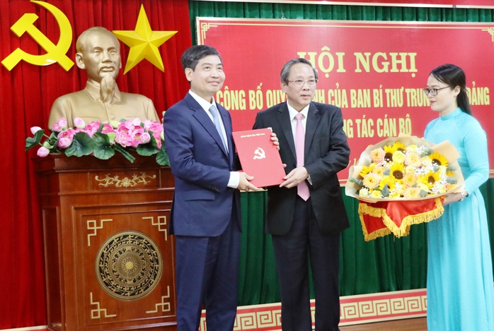Thứ trưởng Bộ Tài chính Tạ Anh Tuấn làm Phó Bí thư Phú Yên - Ảnh 1.