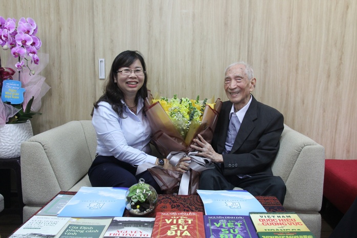 Nhà nghiên cứu Nguyễn Đình Đầu bán toàn bộ tác quyền cho NXB Trẻ - Ảnh 1.