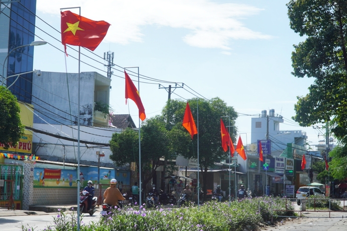 Khánh thành Đường cờ Tổ quốc đi qua Di tích lịch sử cấp Quốc gia Đình Phong Phú - Ảnh 3.