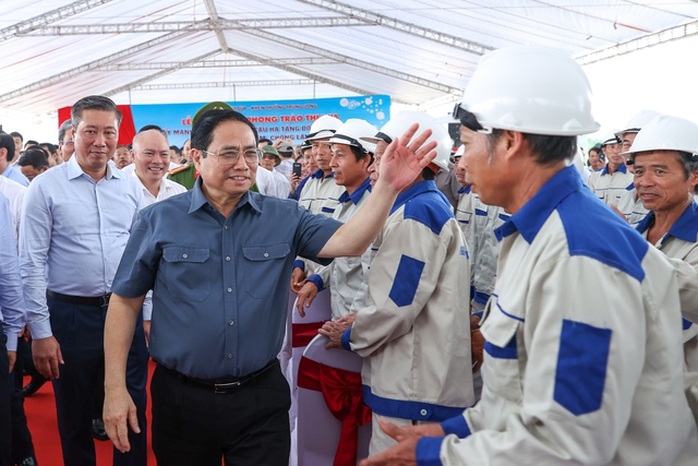 Thủ tướng Phạm Minh Chính phát động phong trào thi đua đặc biệt phát triển kết cấu hạ tầng - Ảnh 1.