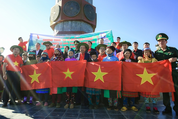 Chương trình Tự hào cờ Tổ quốc làm Lễ chào cờ tại Cột cờ Quốc gia Lũng Cú - Ảnh 17. Chương trình Tự hào cờ Tổ tỷ lệ kèo nhà cái hôm nay làm Lễ chào cờ tại Cột cờ tỷ lệ kèo nhà cái hôm nay gia Lũng Cú - Ảnh 17.