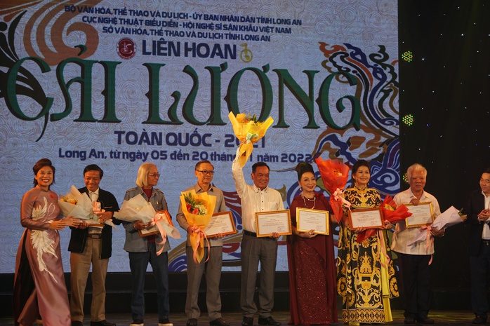 139 huy chương được trao tại Liên hoan Sân khấu cải lương toàn quốc - Ảnh 6.