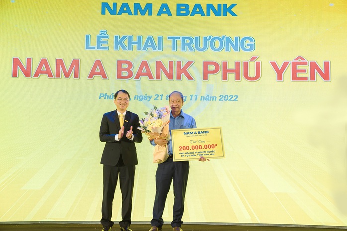 Đáp ứng nhu cầu giao dịch cuối năm, Nam A Bank thêm điểm kinh doanh - Ảnh 3. Đáp ứng nhu cầu giao dịch cuối năm, Nam A Bank thêm điểm kinh doanh - Ảnh 3.