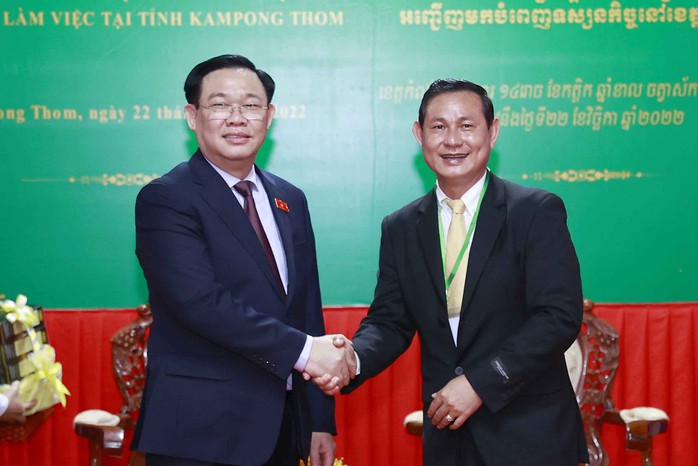 Gắn kết bền vững tình cảm nhân dân Việt Nam - Campuchia - Ảnh 1.