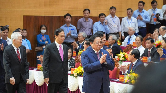 Ra sức học tập, noi gương Thủ tướng Võ Văn Kiệt và các vị cách mạng tiền bối - Ảnh 1.