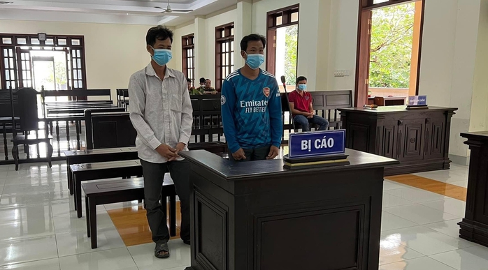 2 cát tặc trả giá vì ngoan cố - Ảnh 1.