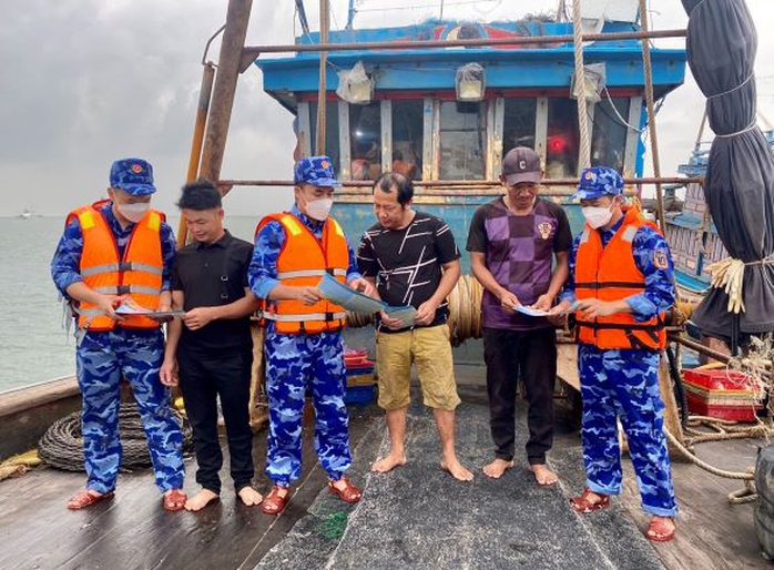 Luật cảnh sát biển Việt Nam đi vào cuộc sống - Ảnh 1.