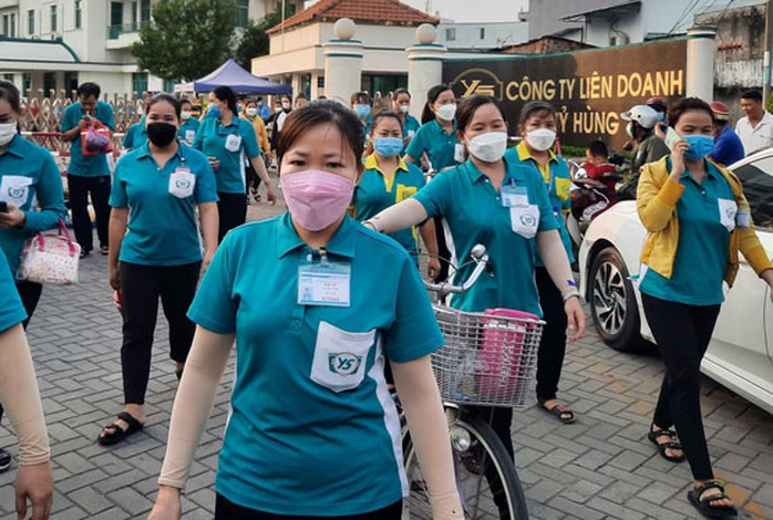 NGĂN NGUY CƠ CÔNG NHÂN MẤT VIỆC (*): Phải bảo đảm quyền lợi công nhân - Ảnh 1.