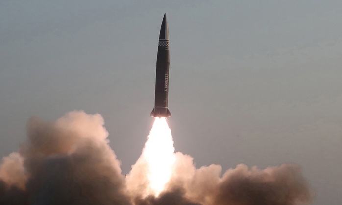 Triều Tiên lại tiếp tục bắn tên lửa đạn đạo - Ảnh 2.