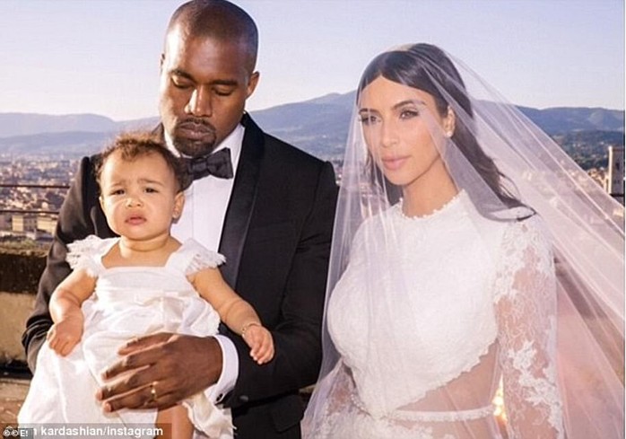 Chồng cũ chu cấp Kim Kardashian gần 5 tỉ đồng nuôi con mỗi tháng - Ảnh 3.