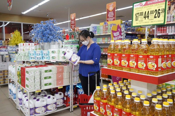 SATRA HƯỞNG ỨNG SHOPPING SEASON ĐỢT 2: Hơn 3.000 mặt hàng giảm giá đến 72% - Ảnh 1. SATRA HƯỞNG ỨNG SHOPPING SEASON ĐỢT 2: Hơn 3.000 mặt hàng giảm giá đến 72% - Ảnh 1.