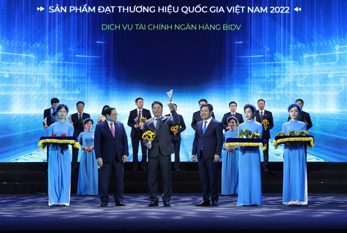 BIDV lần thứ 7 được vinh danh Thương hiệu quốc gia - Ảnh 1. BIDV lần thứ 7 được vinh danh Thương hiệu quốc gia - Ảnh 1.