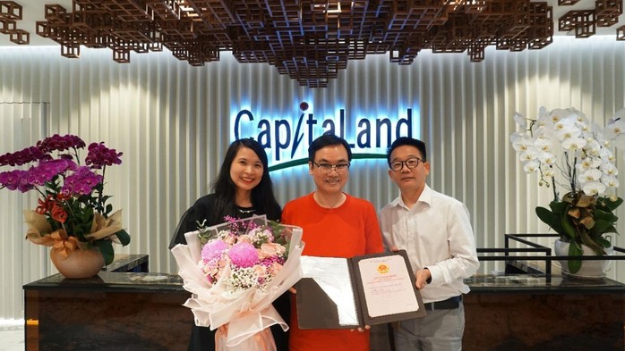 CapitaLand Development trao sổ hồng cho cư dân D1MENSION - Ảnh 1. CapitaLand Development trao sổ hồng cho cư dân D1MENSION - Ảnh 1.