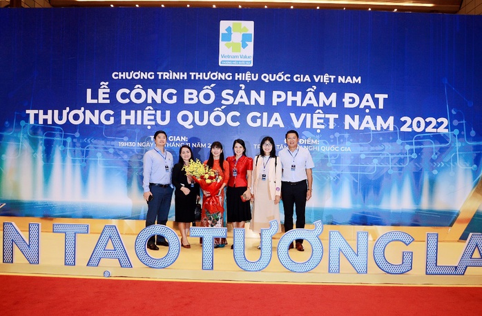 Yến sào Khánh Hòa được vinh danh Thương hiệu Quốc gia năm 2022 - Ảnh 2. Yến sào Khánh Hòa được vinh danh Thương hiệu Quốc gia năm 2022 - Ảnh 2.