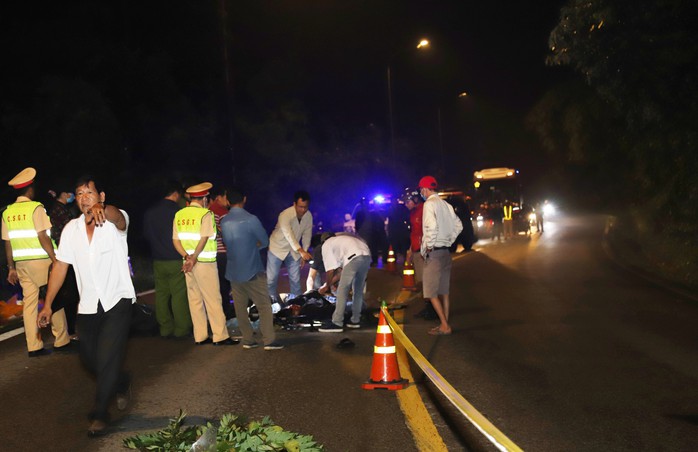 Tìm ôtô gây tai nạn trên đèo Bảo Lộc khiến 2 người chết rồi bỏ trốn  - Ảnh 1.