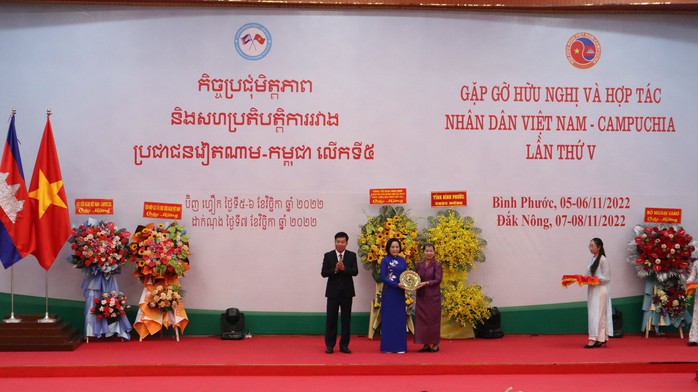 gap-go-huu-nghi3