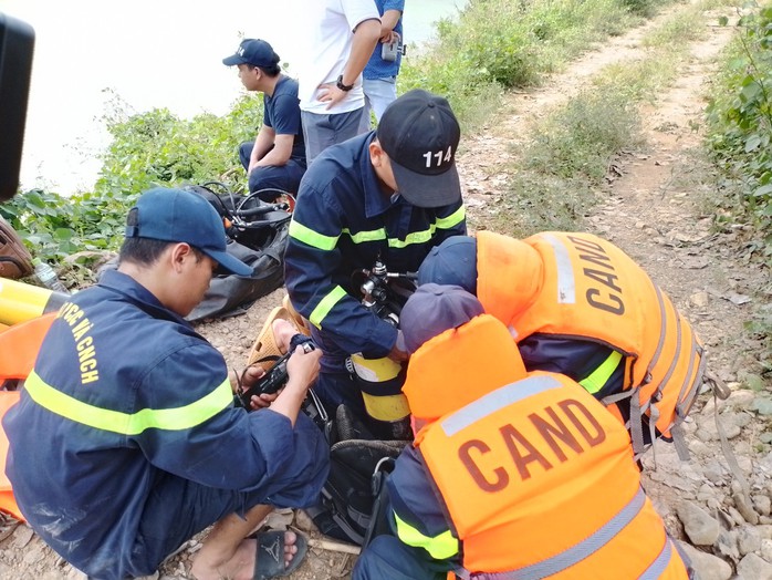 Tìm thấy thi thể tài xế xe địa hình lao xuống sông - Ảnh 1.