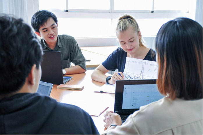 Sinh viên tốt nghiệp Trường ĐH Việt Đức có mức lương cao - Ảnh 2.
