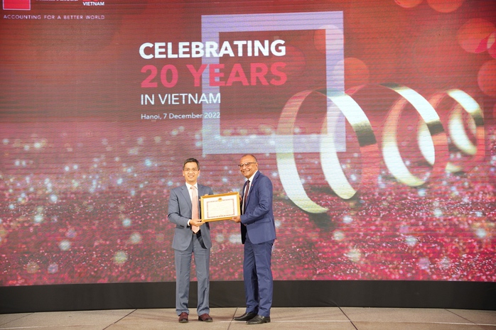 Bộ Tài chính vinh danh 20 năm đóng góp của ACCA tại Việt Nam - Ảnh 1.