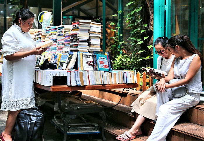 Không làm giàu tri thức sẽ không có tương lai - Ảnh 1.