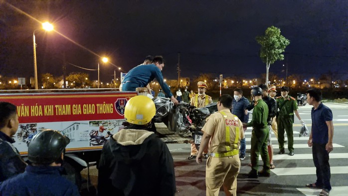 Tai nạn kinh hoàng ở Đà Nẵng: Người lái xe bán tải là ai, có hành vi gì? - Ảnh 2.