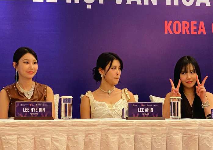 Nhóm MOMOLAND làm nóng lễ hội Văn hóa và Du lịch Hàn Quốc-Việt Nam 2022 - Ảnh 1.