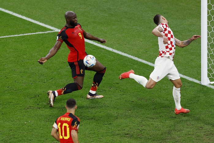 Lukaku hóa chân gỗ, bỏ lỡ cơ hội ghi bàn cho tuyển Bỉ - Ảnh 2. tỷ lệ kèo góc nhà cái hóa chân gỗ, bỏ lỡ cơ hội ghi bàn cho tuyển Bỉ - Ảnh 2.