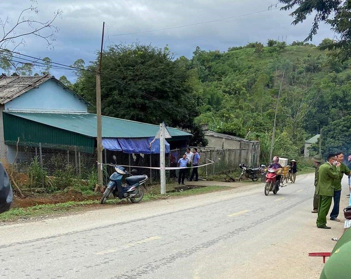 Nghi án con gái tâm thần dùng dao sát hại bố ruột - Ảnh 1.