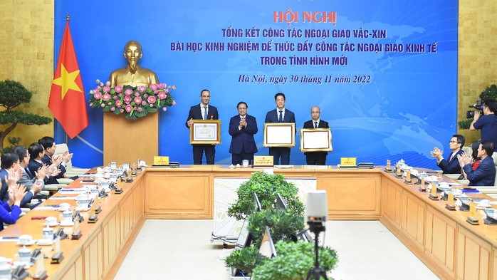 Pfizer Việt Nam vinh dự đón nhận Bằng khen của Thủ tướng Chính phủ - Ảnh 1.