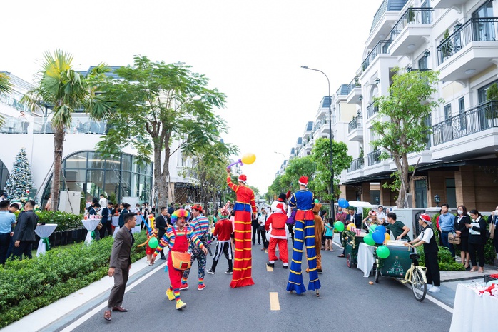 Tập đoàn Khang Điền tri ân khách hàng và bàn giao sổ hồng cho cư dân The Classia - Ảnh 4. Tập đoàn Khang Điền tri ân khách hàng và bàn giao sổ hồng cho cư dân The Classia - Ảnh 4.