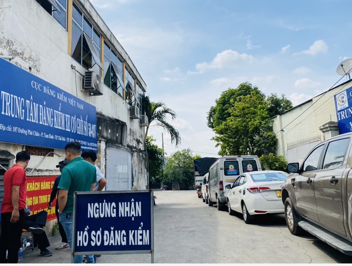 Nhiều trung tâm đăng kiểm ở TP HCM bất ngờ ngưng  hoạt động  - Ảnh 8.