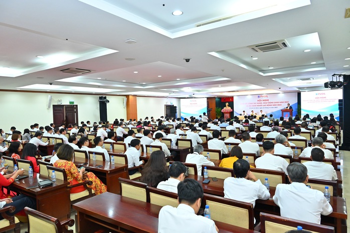 PVOIL: Doanh thu hợp nhất lần đầu tiên vượt mốc 100.000 tỉ đồng - Ảnh 1. PVOIL: Doanh thu hợp nhất lần đầu tiên vượt mốc 100.000 tỉ đồng - Ảnh 1.