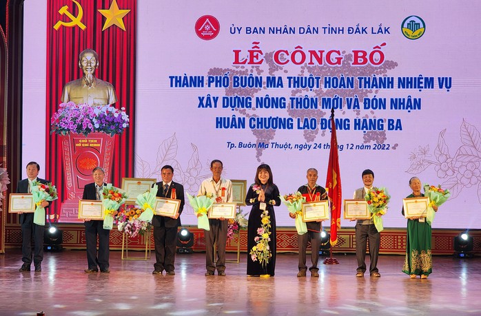 TP Buôn Ma Thuột hoàn thành xây dựng nông thôn mới - Ảnh 3.